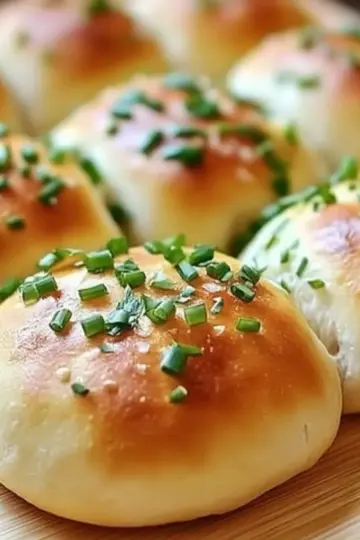 Garlic Herb Bread Rolls